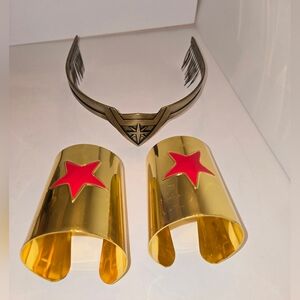 DC Comics Wonder Woman Tiara & Wrist Cuffs